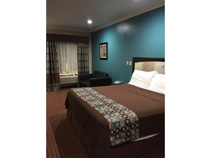 Scottish Inn And Suites Katy Esterno foto